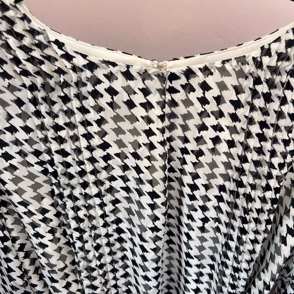 Alex Marie Black and White Sheath Dress with Bishop Sleeves - Picture 5 of 9